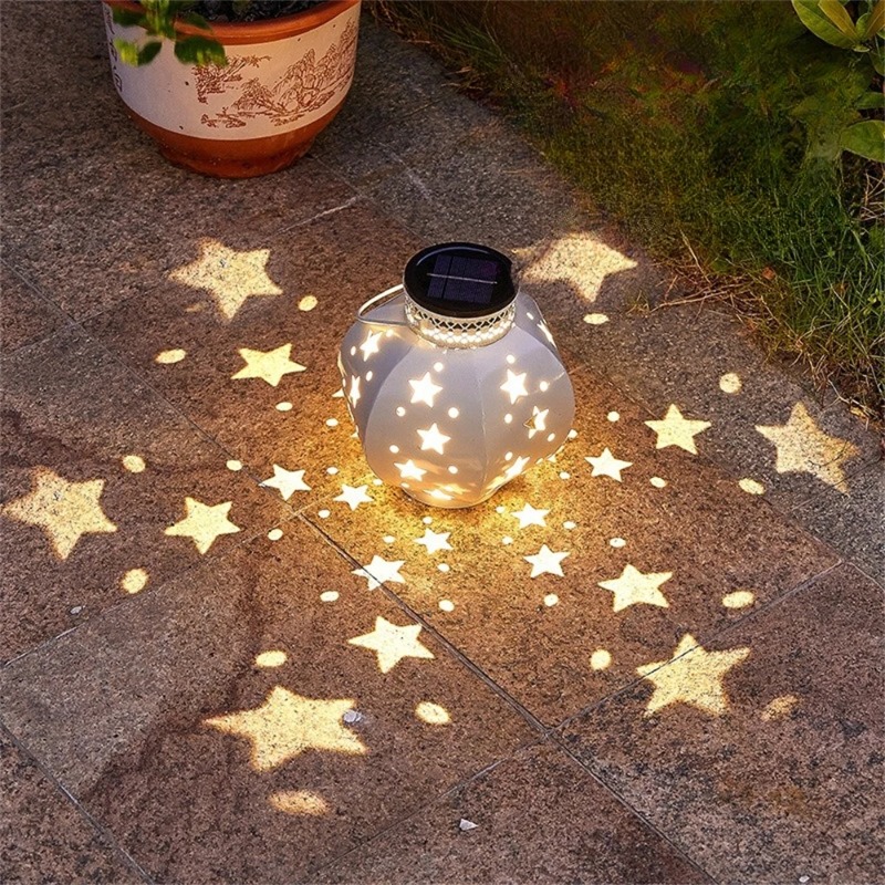 Outdoor Lighting Yard - โคมไฟโปรเจคเตอร์รูปดาวสำหรับสวน ไฟโซลาร์แขวนกลางแจ้ง โคมไฟโซลาร์แบบแขวนย้อนยุค พร้อมหูหิ้ว ตกแต่งสวนภายนอก